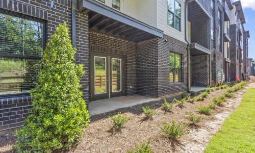 Apartment balconies with nature view in Atlanta